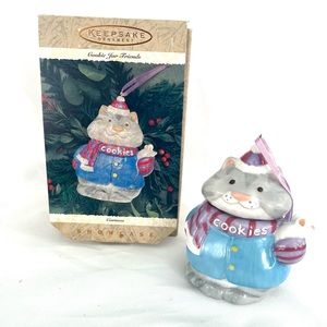 HALLMARK KEEPSAKE ORNAMENT "CARMEN" COOKIE JAR FRIENDS SHOWCASE CHRISTMAS 1996